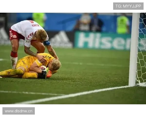 故意触球和球体折射判罚标准到底有什么不同？