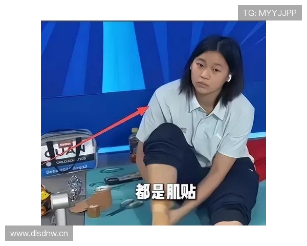 全红婵下场后直接换衣服，现场居然没人敢凑近，像明星见了粉丝都害怕一样